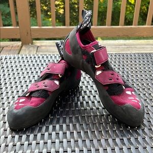 La Sportiva tarantula climbing shoes